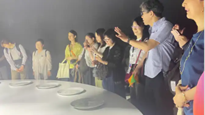 グループ見学の様子